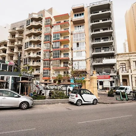 Scenic Seafront Duplex In Apartment Sliema