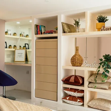 Scenic Seafront Duplex In Appartamento *